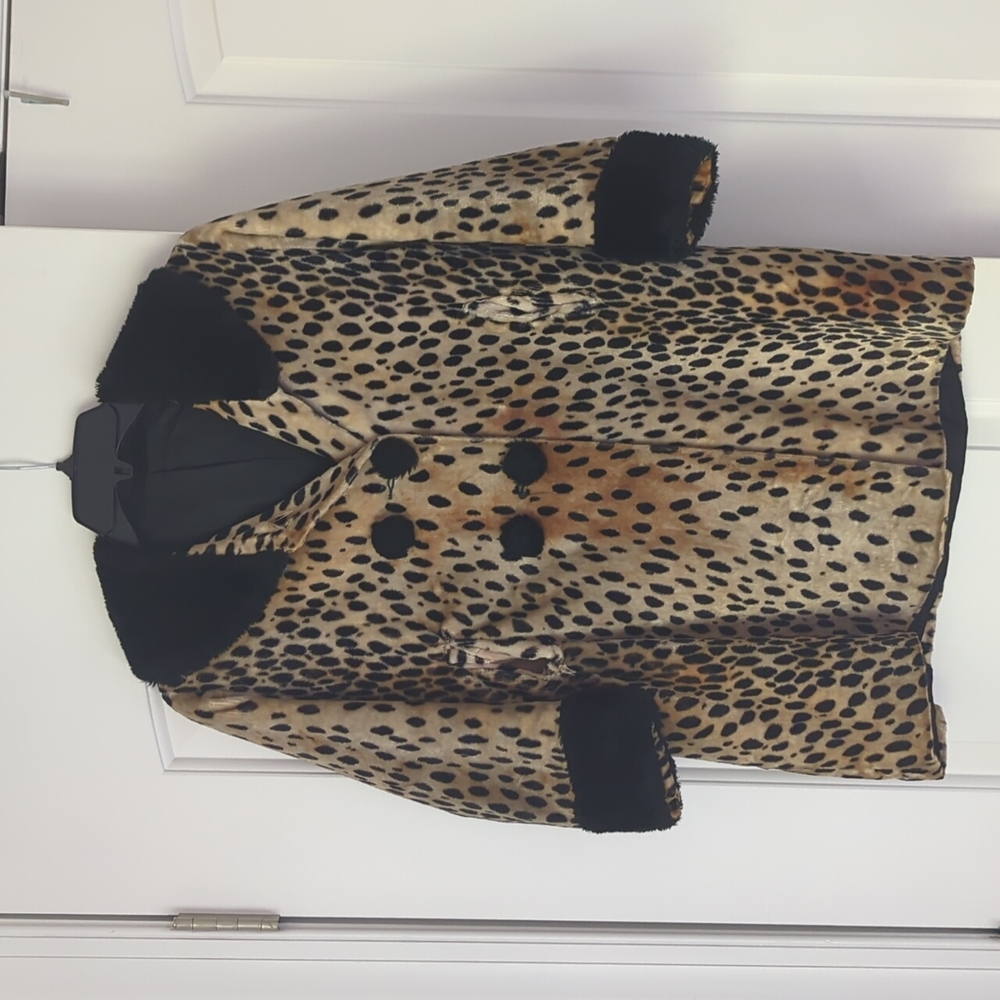 Vintage leopard print faux fur coat